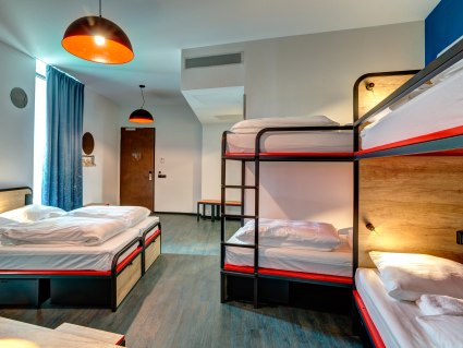 Beispielbild 6-Bett Zimmer, © MEININGER Shared Services GmbH