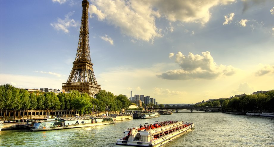 Schiff auf der Seine, © AleksandarGeorgiev