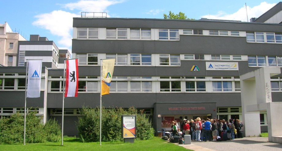 Berlin-International_au&szlig;en.jpg, &copy; DJH Berlin International