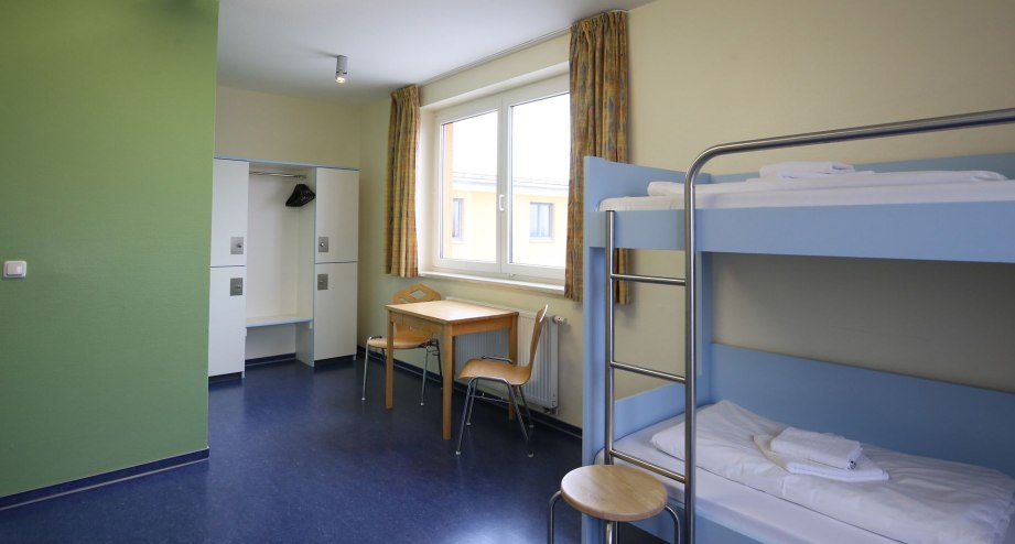 djhvm_jugendherberge_warnemuende_zimmer1_300dpi.jpg, &copy; djh-mv