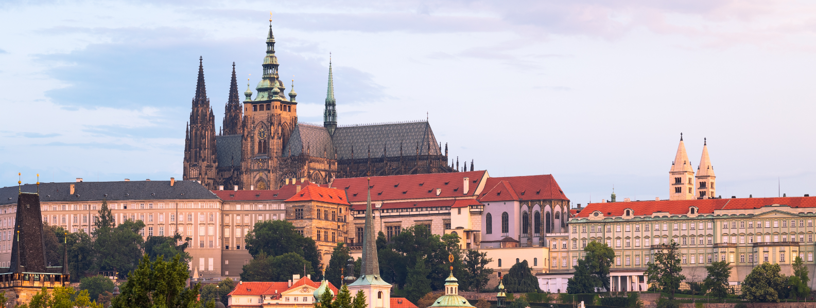 Prag Burg HeroiMage, © GettyImages joe daniel price Prag Burg HeroiMage, © GettyImages joe daniel price
