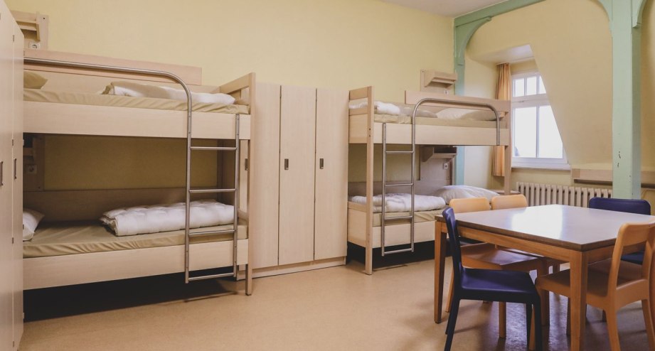 jh_burgStargard_6-Bettzimmer_2.OG, &copy; djh-mv