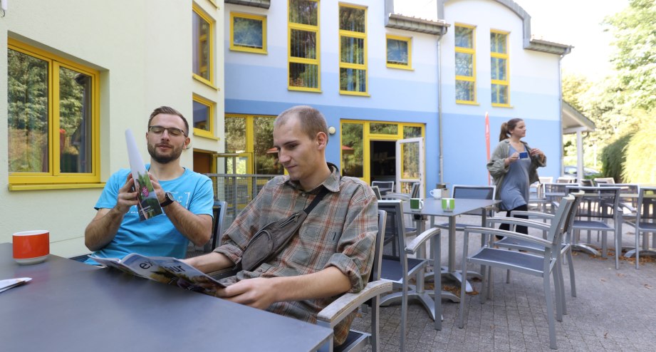 DJH-Waren_Terasse.JPG, &copy; djh-mv
