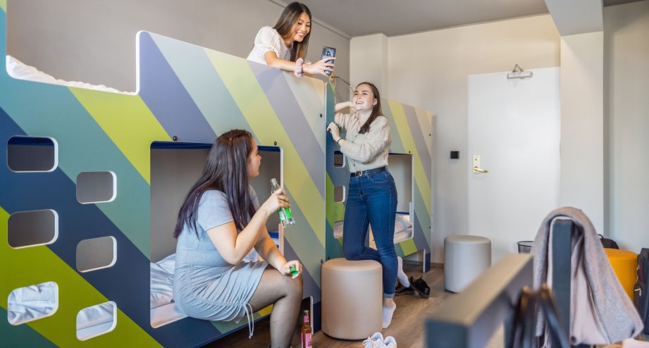 &copy; a&o hostels Marketing GmbH