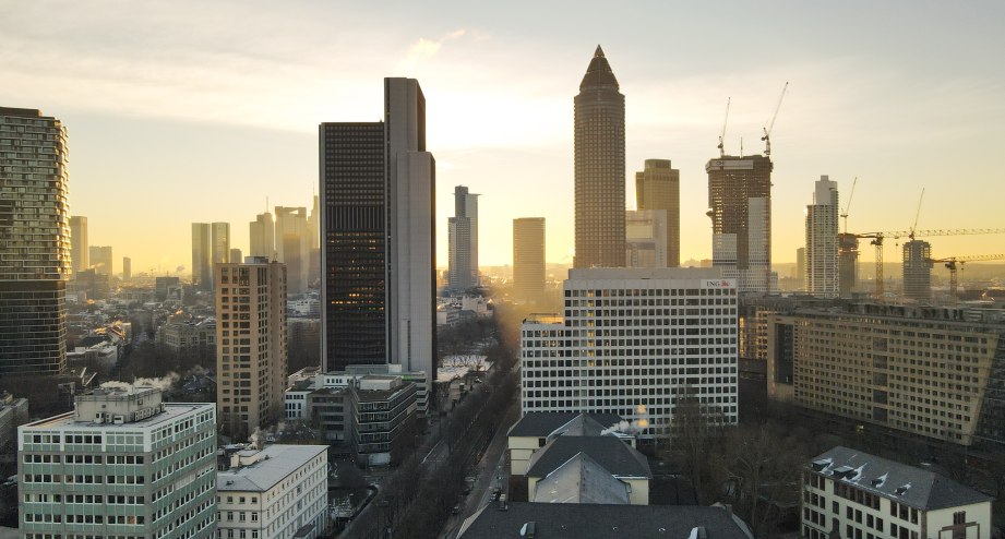 Frankfurt am Main Skyline morgens, &copy; Getty Images Haussmann Visuals