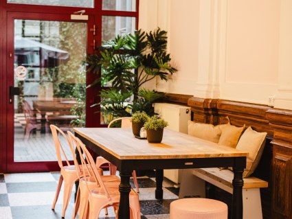 Facilities, &copy; Luiza Puiu