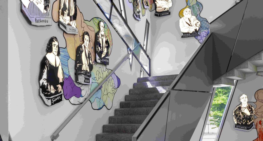 Blick in dem Themenraum „Hall of Fame“, © Illustrationen: Andree Volkmann, Jüdisches Museum Berlin, Foto: Roman März