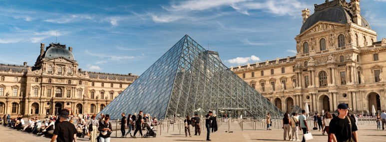 Paris Louvre, &copy; GettyImages Pgiam 