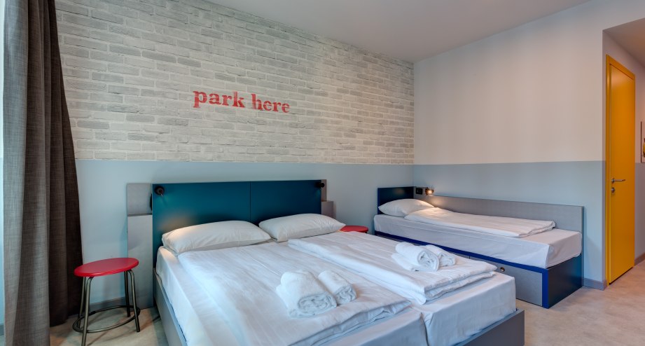 Dreibettzimmer, &copy; MEININGER Shared Services GmbH