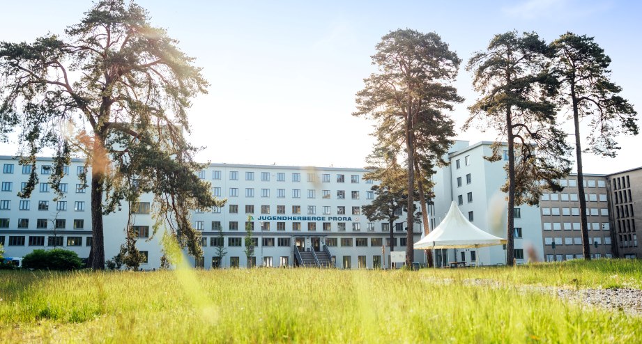 jh-prora-outdoor-Eingang.jpg, © djh-mv