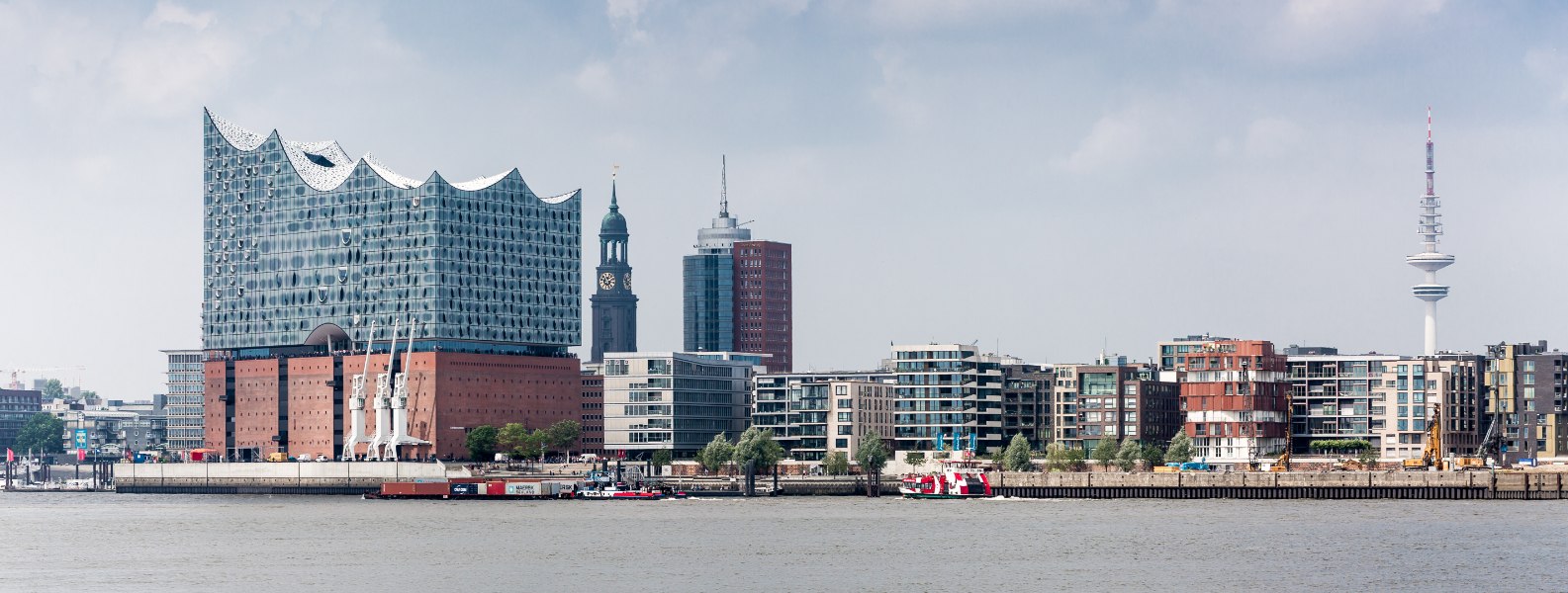 Hamburg Klassenfahrten Erlebnisse Panorama HeroImage, © GettyImages Martin Deja Hamburg Klassenfahrten Erlebnisse Panorama HeroImage, © GettyImages Martin Deja