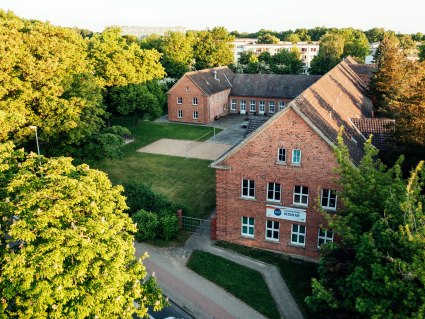 DJH-Wismar_Luftbildaufnahme.jpg, &copy; djh-mv
