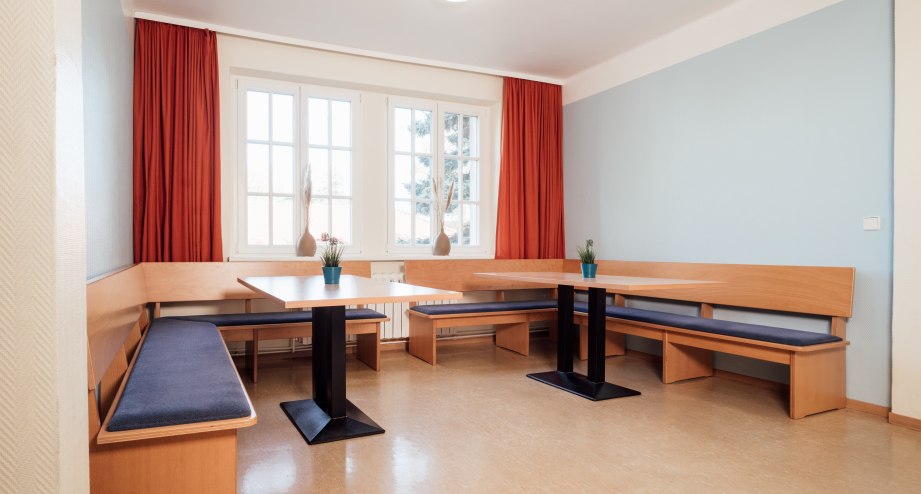 DJH-Wismar_sitzecken-flur.jpg, &copy; djh-mv
