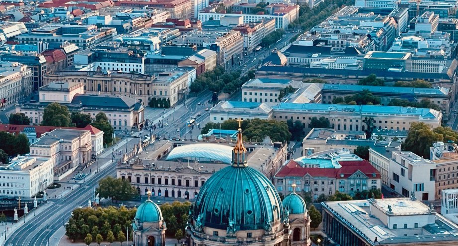 Blick auf den Berliner Dom, &copy; TV-Turm Alexanderplatz Gastronomiegesellschaft mbH