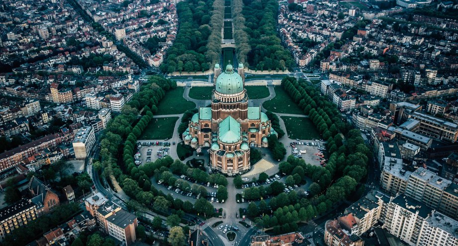 Die Nationalbasilika des heiligen Herzens in Brüssel aus der Vogelperspektive. - BAHNHIT.DE, © getty, Foto: Nicolas Le Maire Dit Bellegarde / EyeEm
