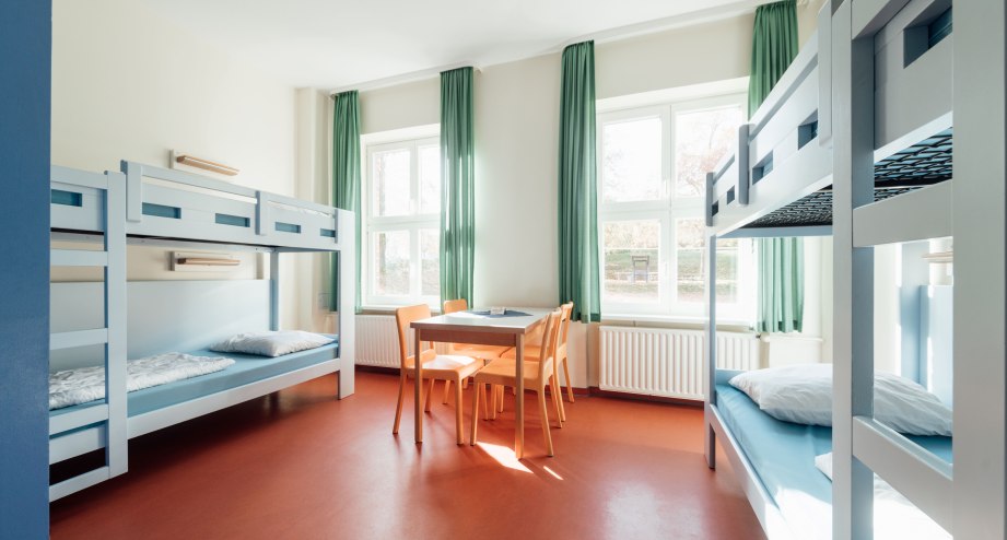 DJH-Wismar_mehrbettzimmer.jpg, &copy; djh-mv