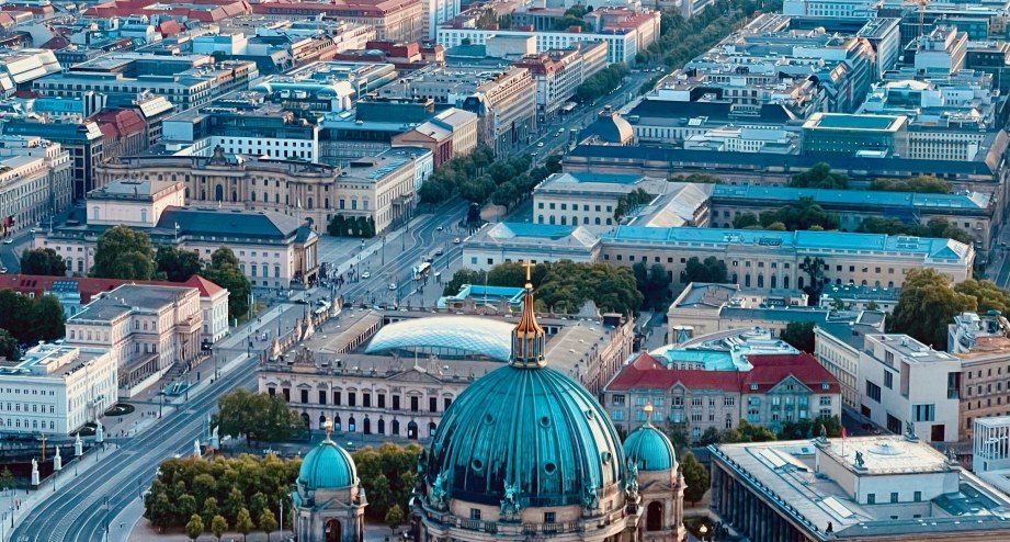 Blick auf den Berliner Dom, &copy; TV-Turm Alexanderplatz Gastronomiegesellschaft mbH