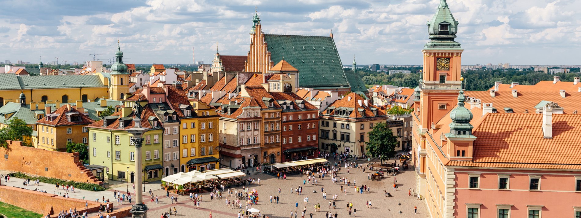 Luftaufnahme der historischen Altstadt von Warschau, Polen, &copy; GettyImages, Alexander Spatari