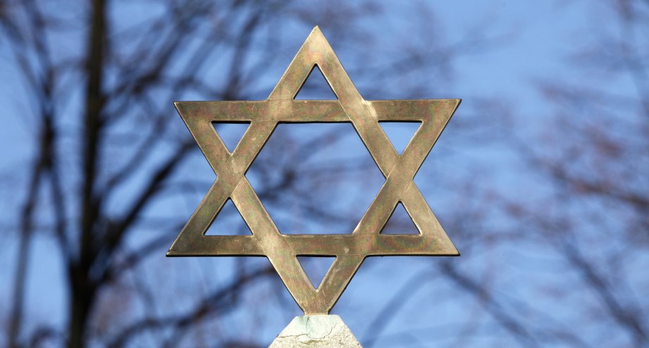 Star of David on top of a gravestone, © Philippe Lissac