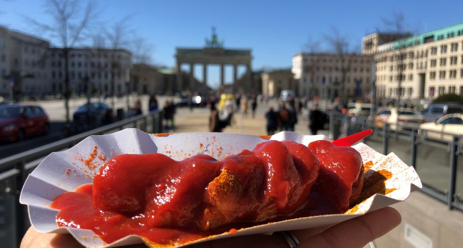 Brandenburger Tor und Currywurst, © Curry Wolf