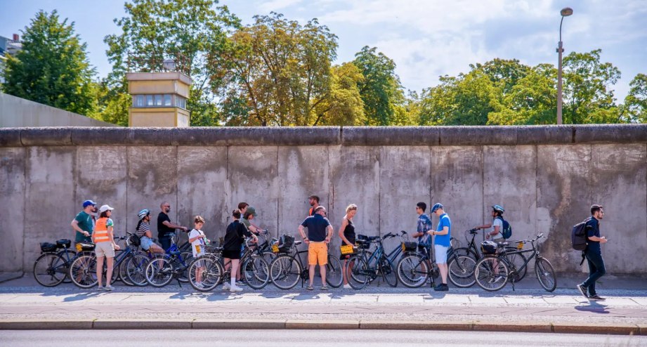 BerlinonBike_BerlinWallBikeTour, &copy; Berlin on Bike