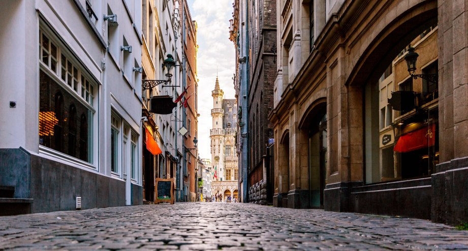 Brüssel Gasse, © Getty Images Alexander Spatari