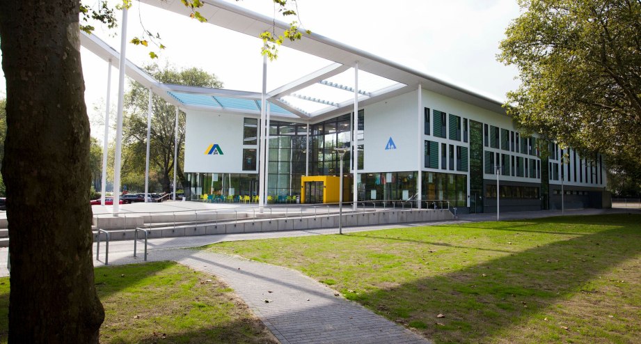 Au&szlig;enansicht JH Duisburg Sportpark, &copy; DJH Landesverband Rheinland. e.V.
