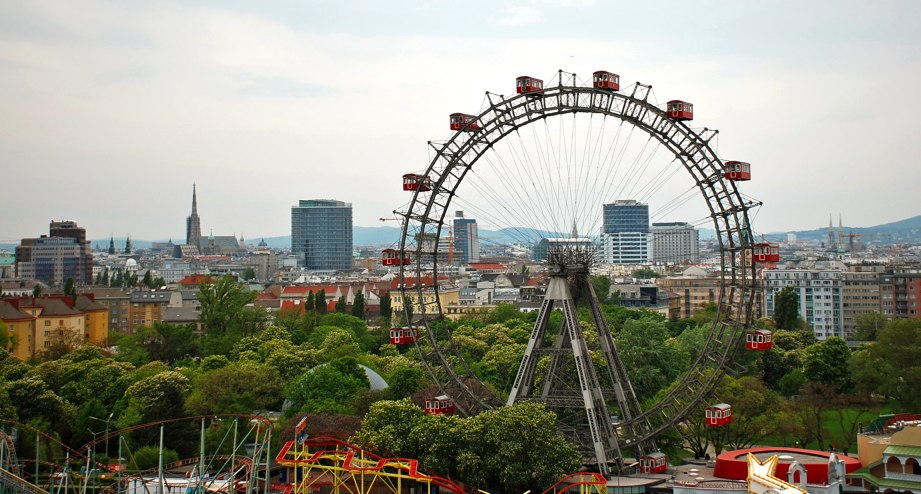 Wiener Riesenrad im Prater - BAHNHIT.DE, &copy; getty, Foto: 2009 Karolina Sas