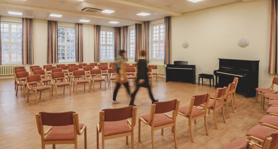 jh_burgStargard_Saal_Klavier_E-Piano, © djh-mv