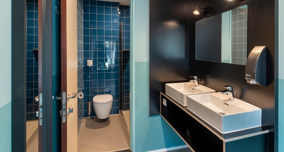 Badezimmer, &copy; Stayokay, Taco van der Werf