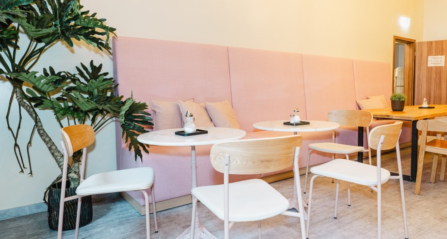 Breakfast_klein.jpg, &copy; Luiza Puiu