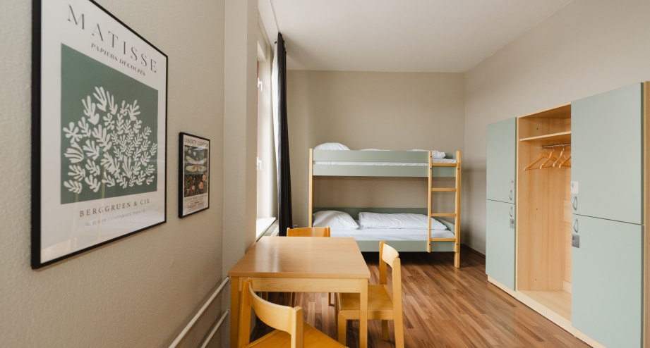 10 Bed Dorm, &copy; Luiza Puiu